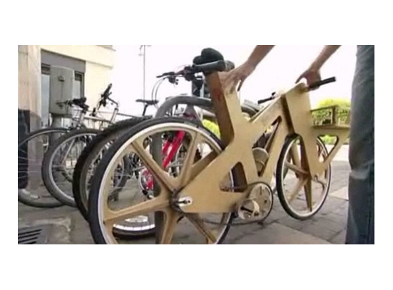Een praktische fiets van karton voor minder dan tien euro