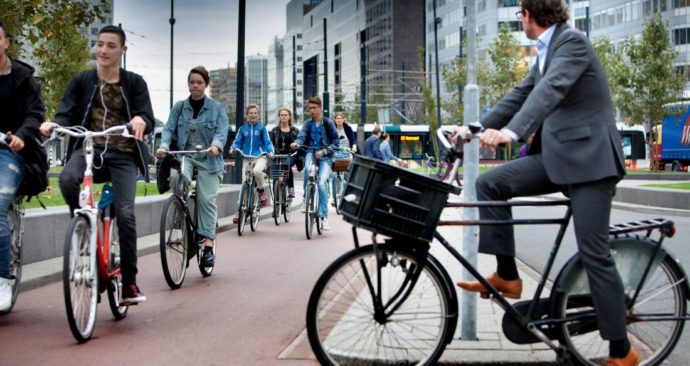 Werknemers in Twente vaker op de fiets